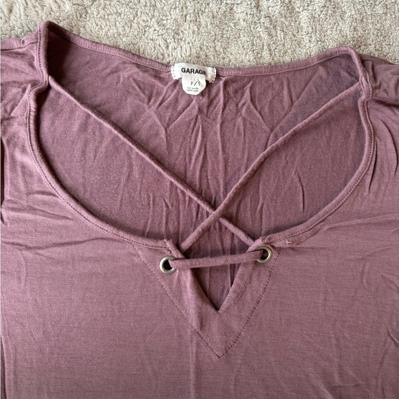 Garage t-shirt with criss cross detail - Picture 3 of 3